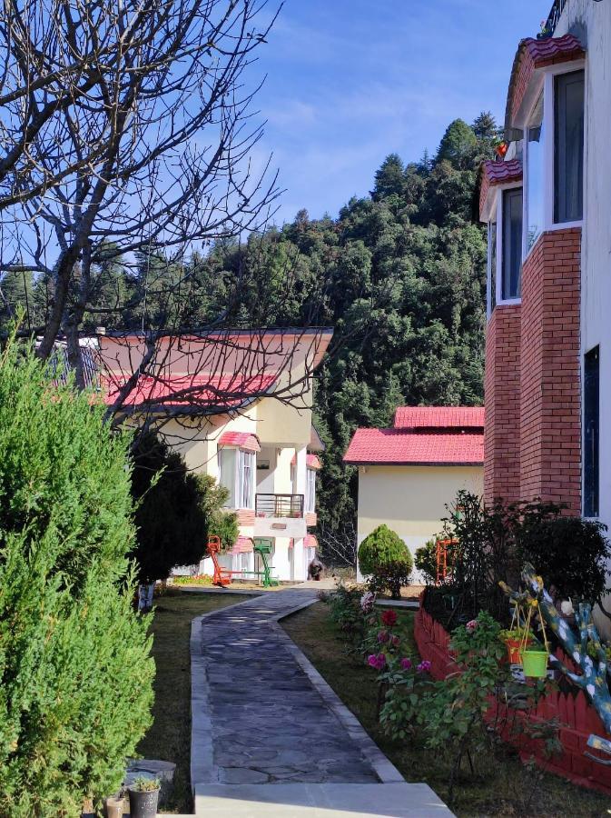 Mist N Meadows Resort Rājgarh Exterior photo