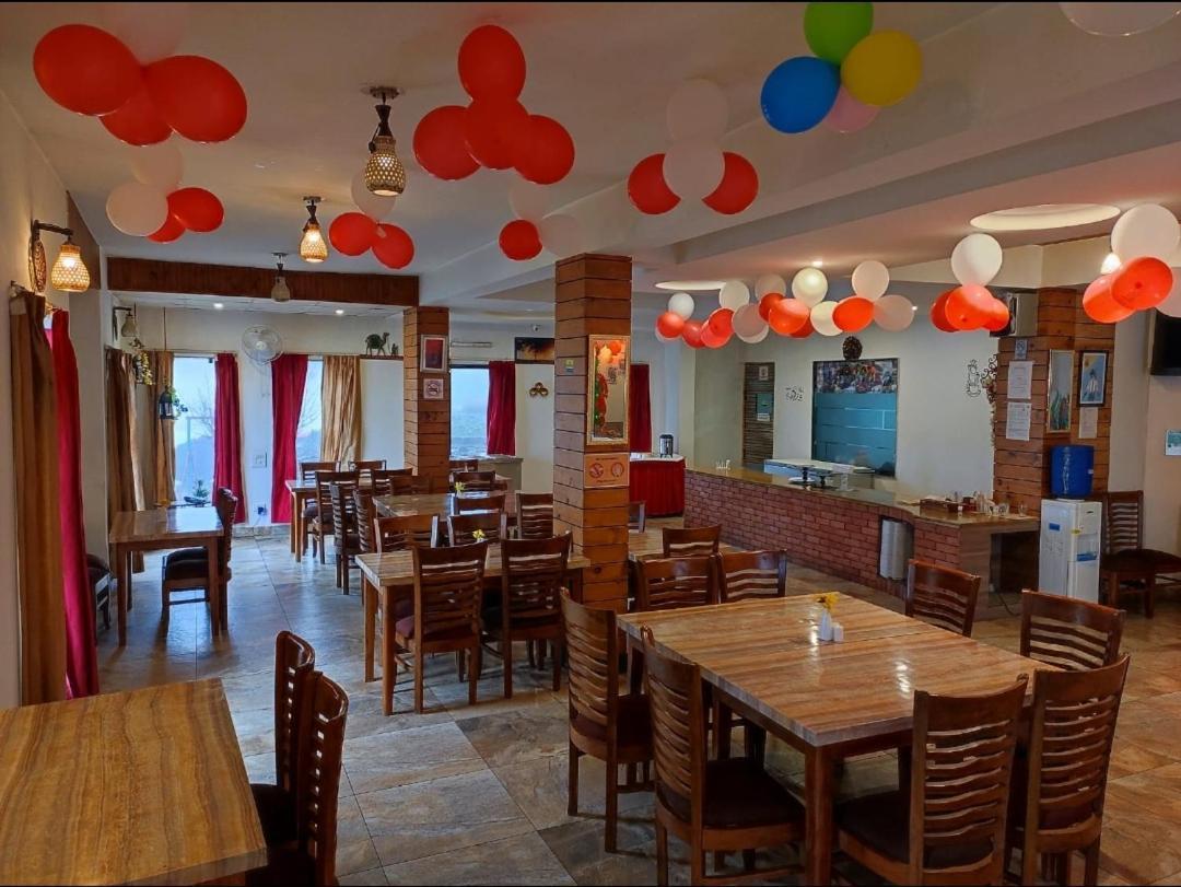 Mist N Meadows Resort Rājgarh Exterior photo