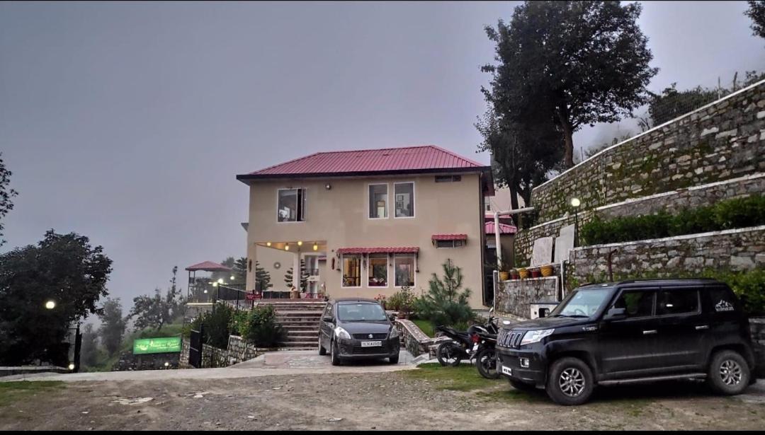 Mist N Meadows Resort Rājgarh Exterior photo