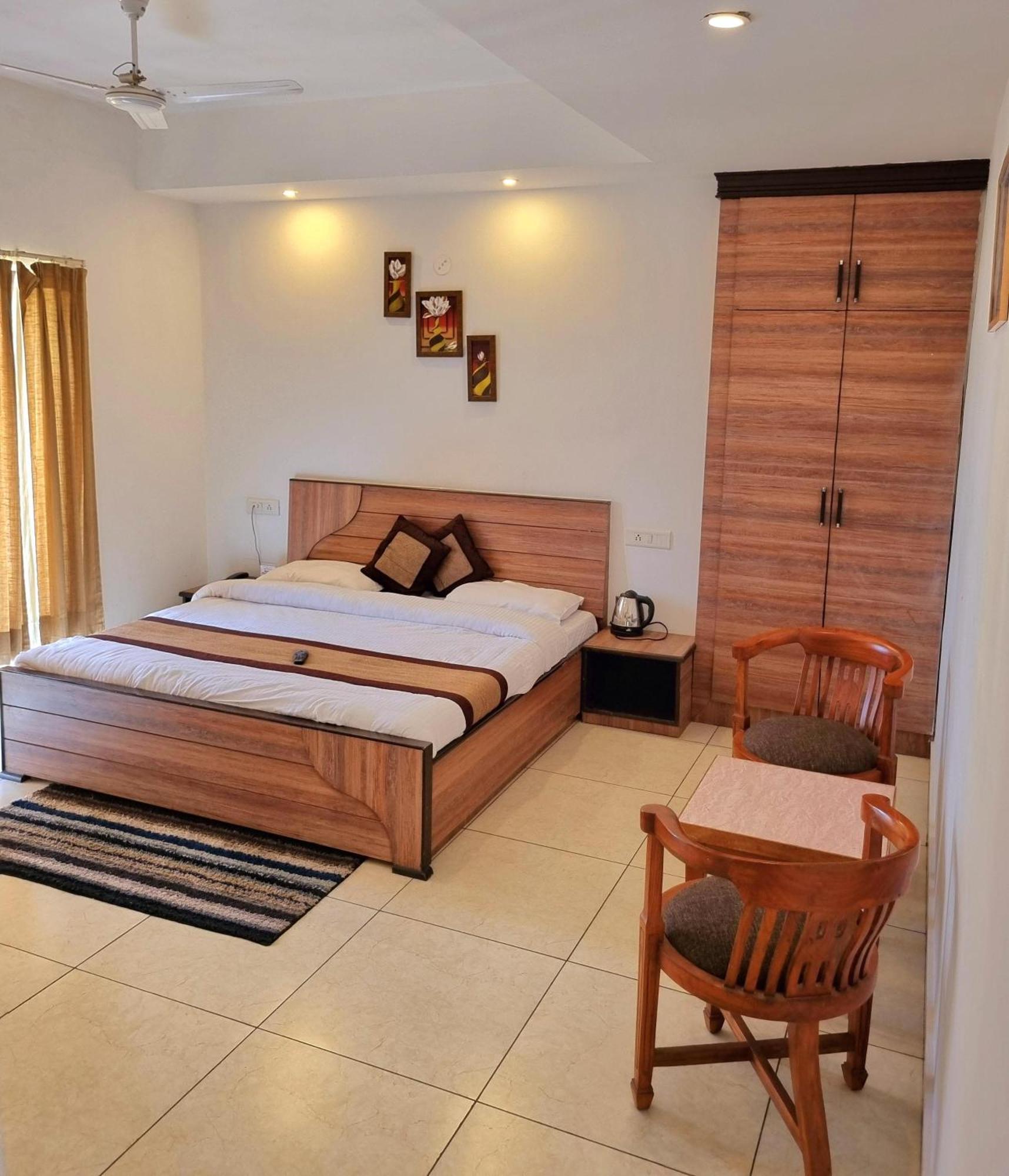 Mist N Meadows Resort Rājgarh Exterior photo