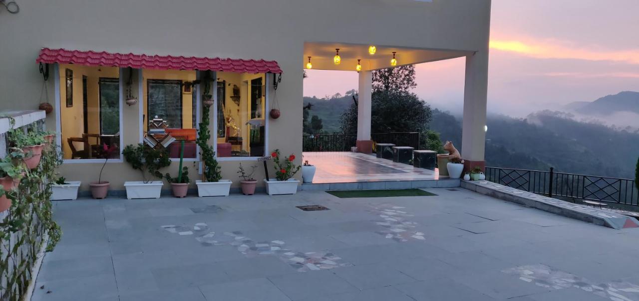 Mist N Meadows Resort Rājgarh Exterior photo