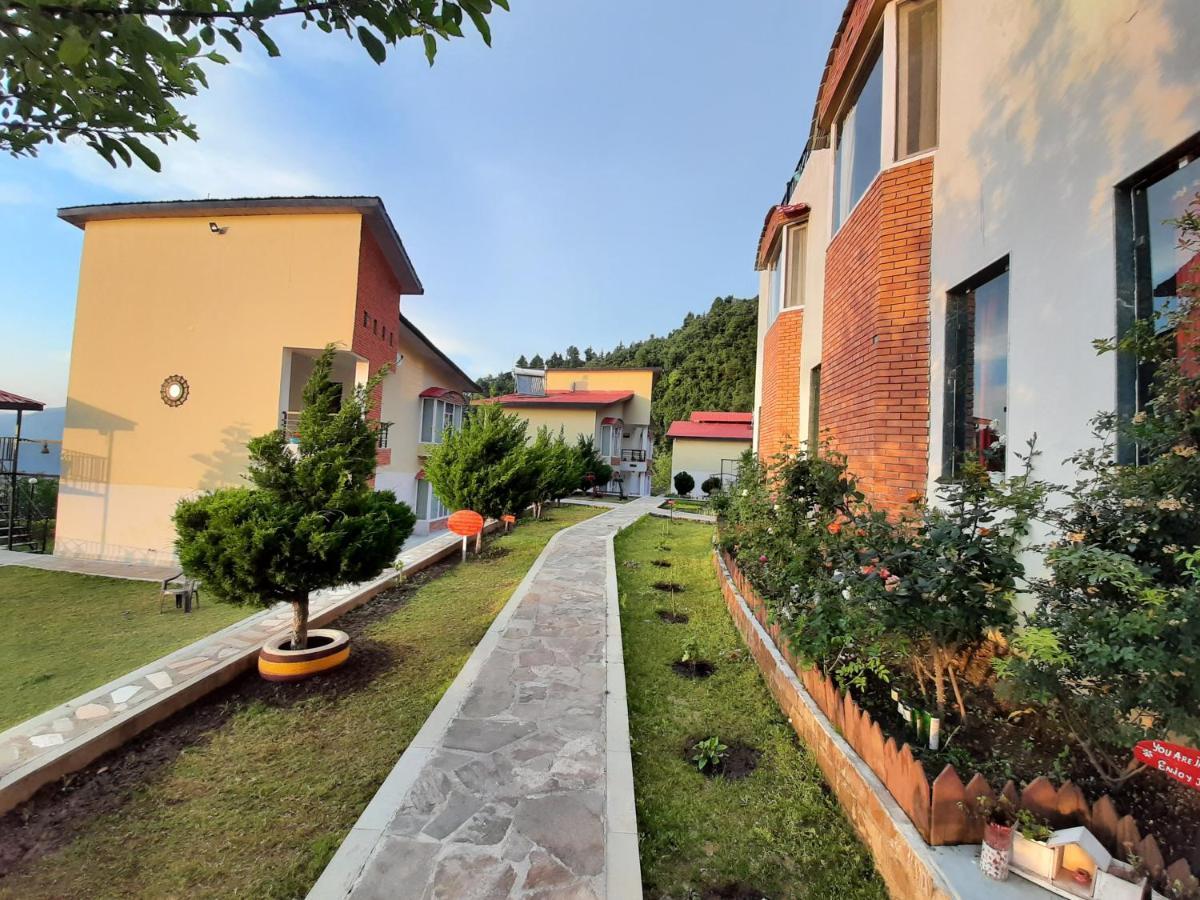 Mist N Meadows Resort Rājgarh Exterior photo